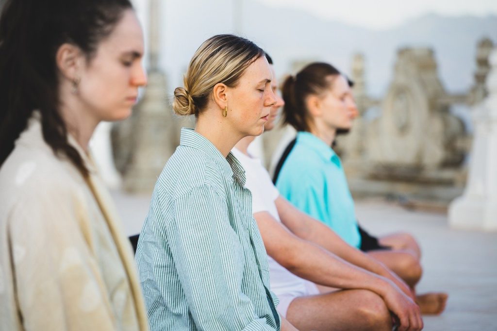 women meditating